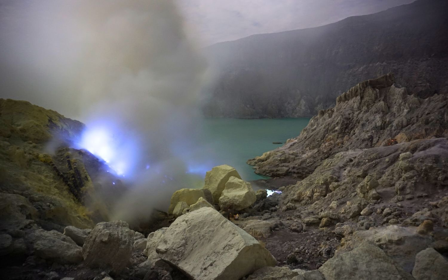 1 Day Mount Ijen Blue Fire Tour from Banyuwangi