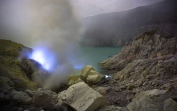 1 Day Mount Ijen Blue Fire Tour from Banyuwangi
